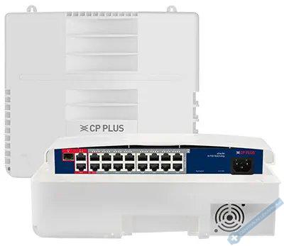 estnctiportov 10/100/1000 Mbps PoE switch v IP65 pouzdru